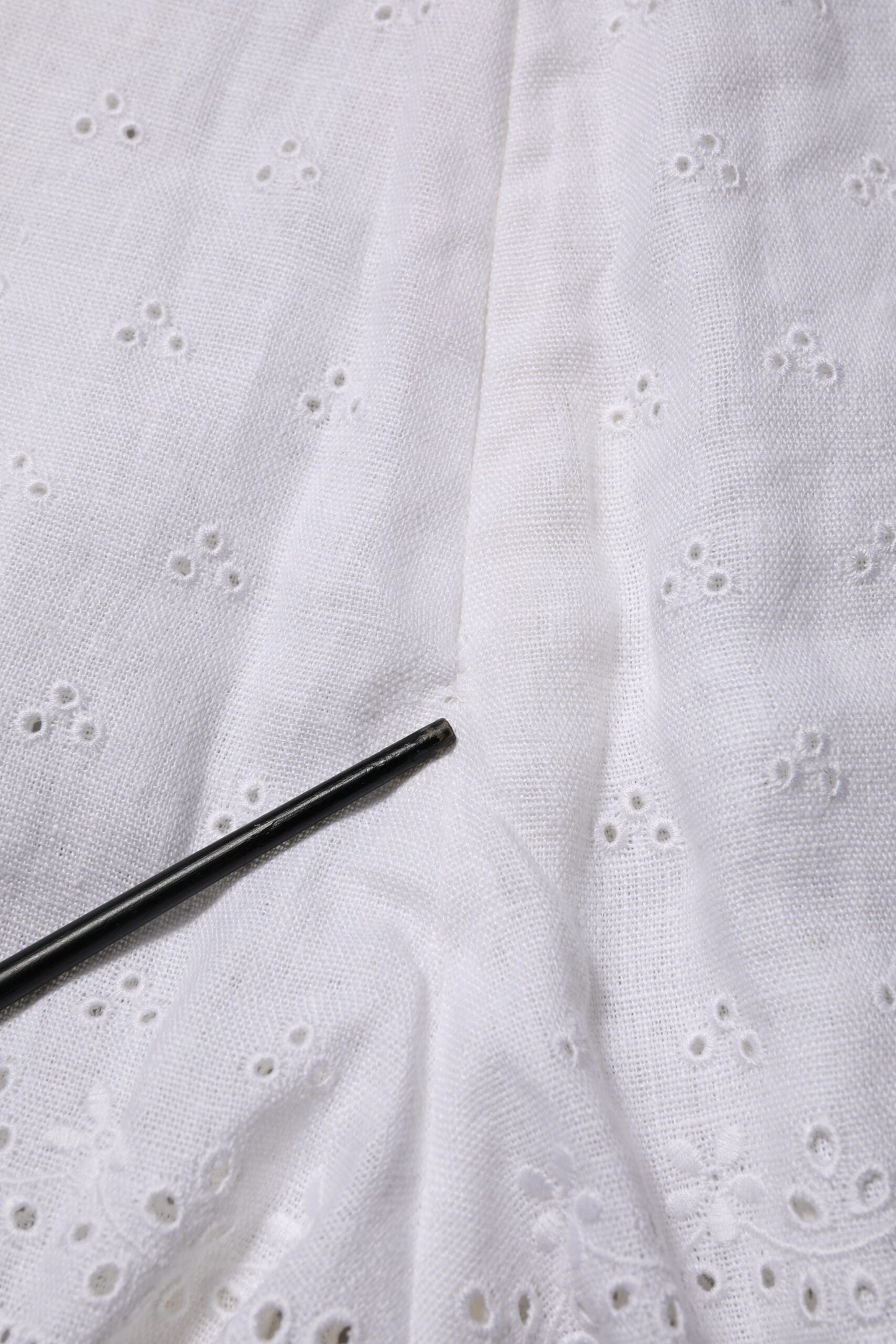 Dolce & Gabbana White Linen High Waisted Hot Pants Shorts