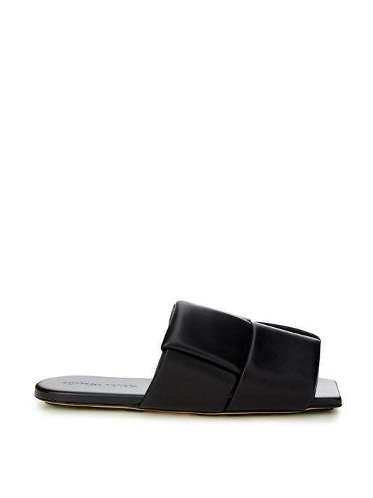Bottega Veneta Elegant Black Leather Sandals
